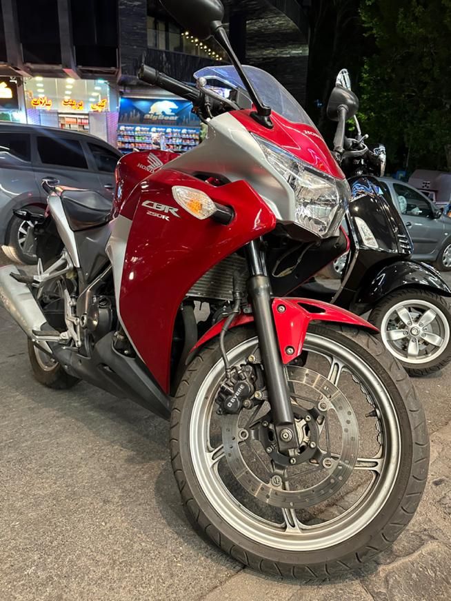 هوندا cbr r250|موتورسیکلت|تهران, زعفرانیه|دیوار