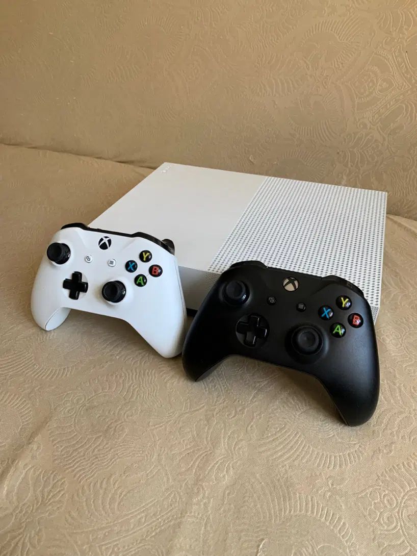 Xbox one s دو دسته|کنسول، بازی ویدئویی و آنلاین|تبریز, |دیوار