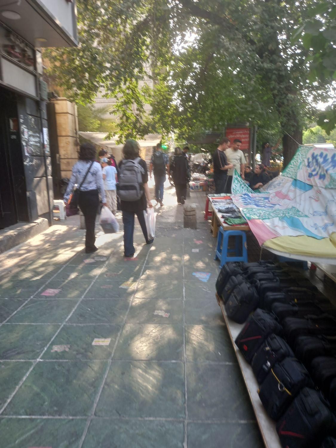 ۵۵۰ متر تجاری ملکیت سرقفلی بر اصلی انقلاب|فروش زمین و ملک کلنگی|تهران, فلسطین (میدان انقلاب)|دیوار