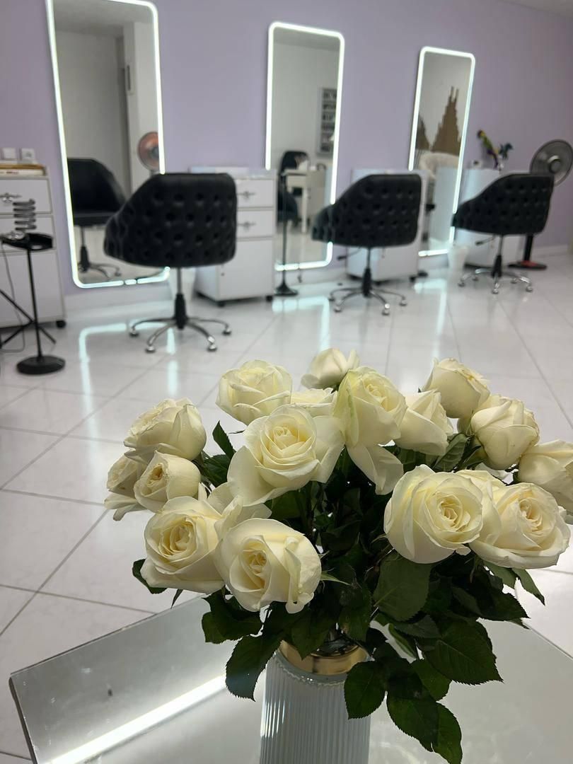 اجاره در سالنی فعال و آموزشگاه آرایشگری (لاین)|خدمات آرایشگری و زیبایی|اصفهان, جلفا|دیوار