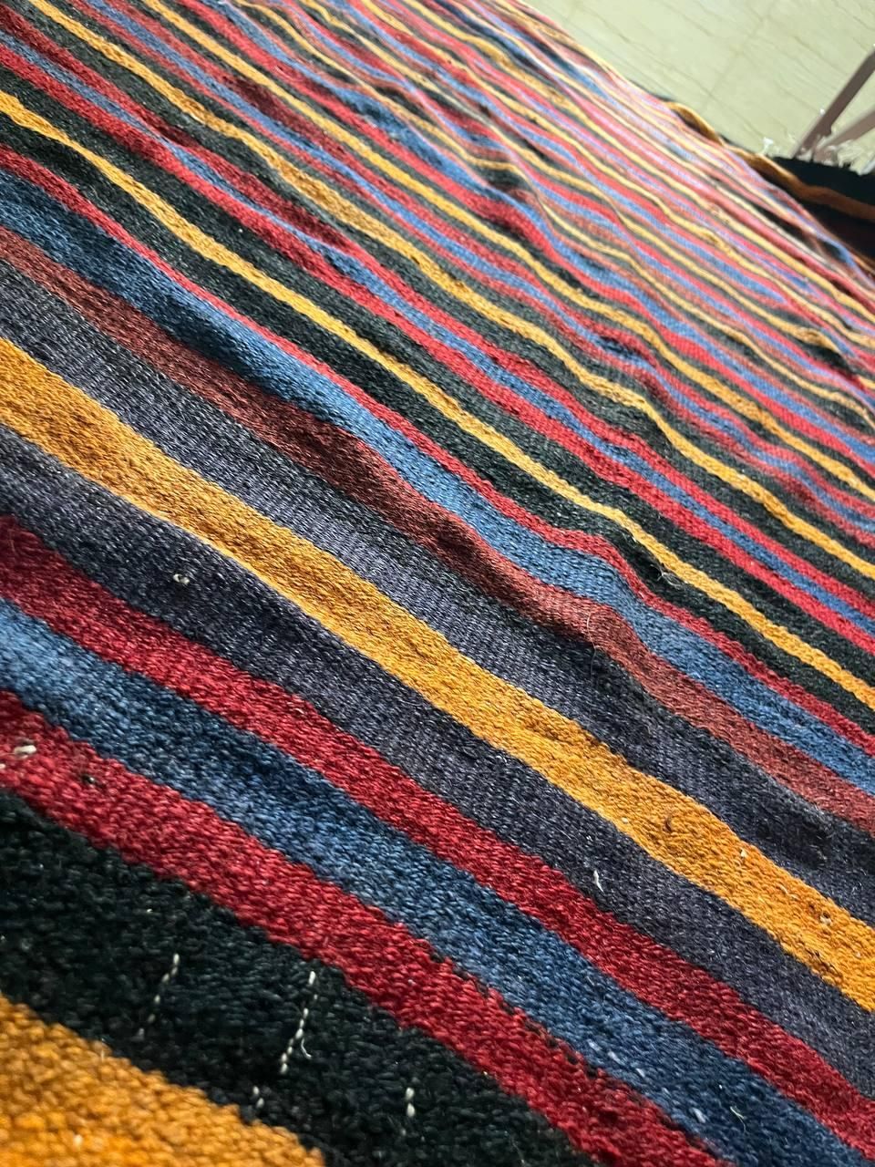 گلیم خوش رنگ|گلیم، جاجیم، گبه|رودهن, |دیوار