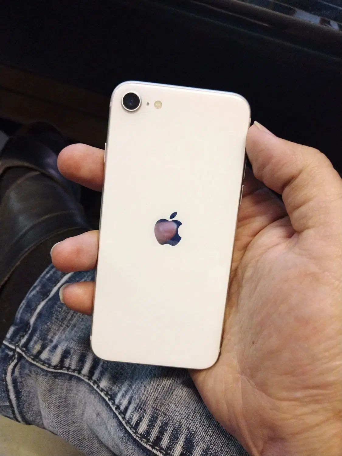 Iphone se 2022 (128GB LLA)|موبایل|اصفهان, باغ دریاچه|دیوار
