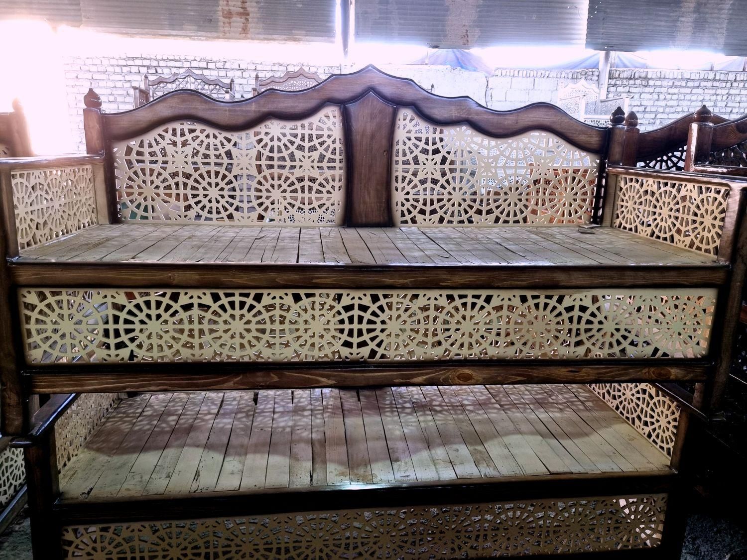 تخت سنتی سایز مبلمانی ۴ نفره ۱۲۲۲|مبلمان خانگی و میز عسلی|اصفهان, زاجان|دیوار