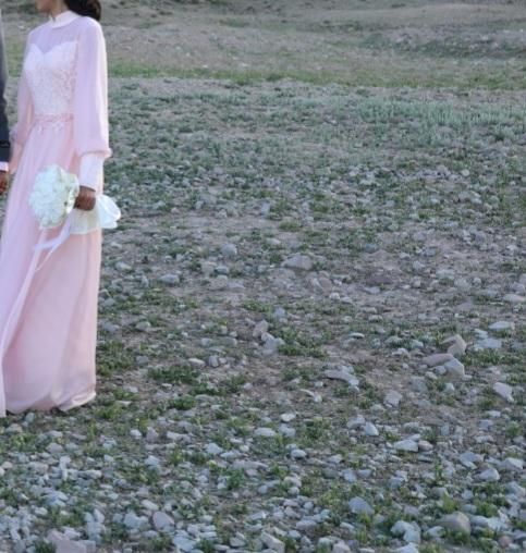 لباس مجلسی|لباس|قائن, |دیوار