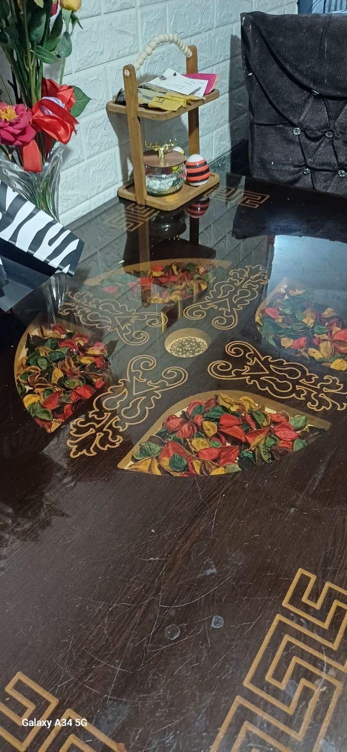 مبل  تخت خواب شو ۷ نفره و میز نهارخوری|میز و صندلی غذاخوری|رشت, حمیدیان|دیوار