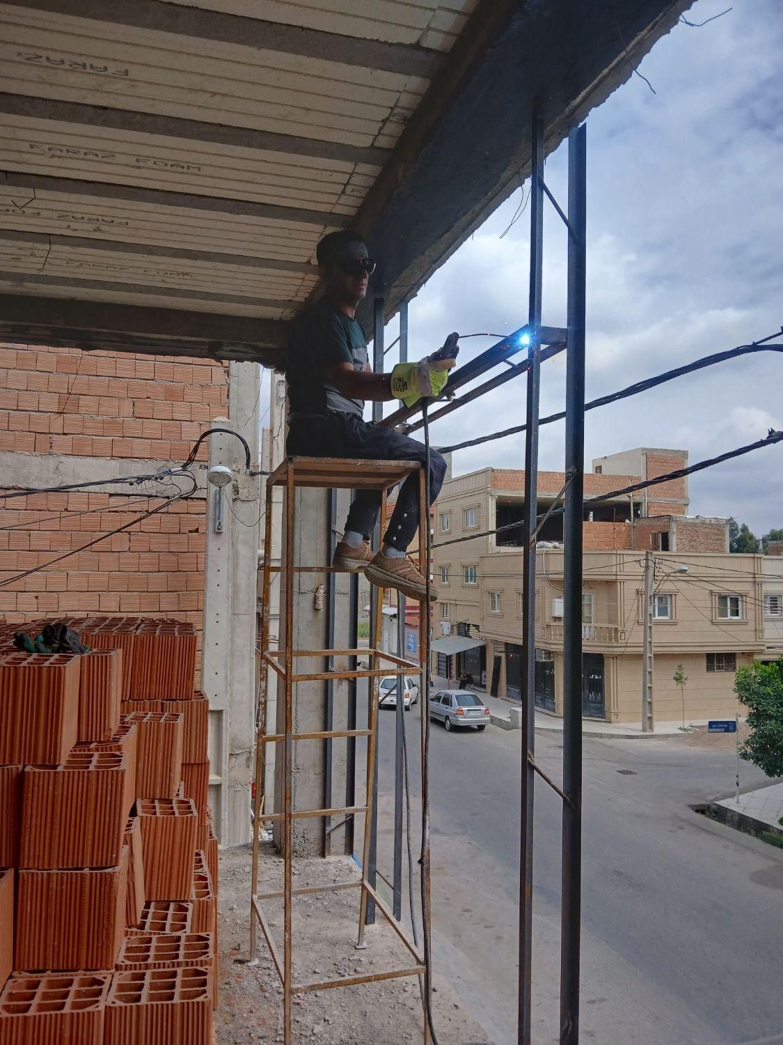 جوشکار سیار والپست و رابیس کاری نصب ورق کرکره|خدمات پیشه و مهارت|گنبد کاووس, |دیوار