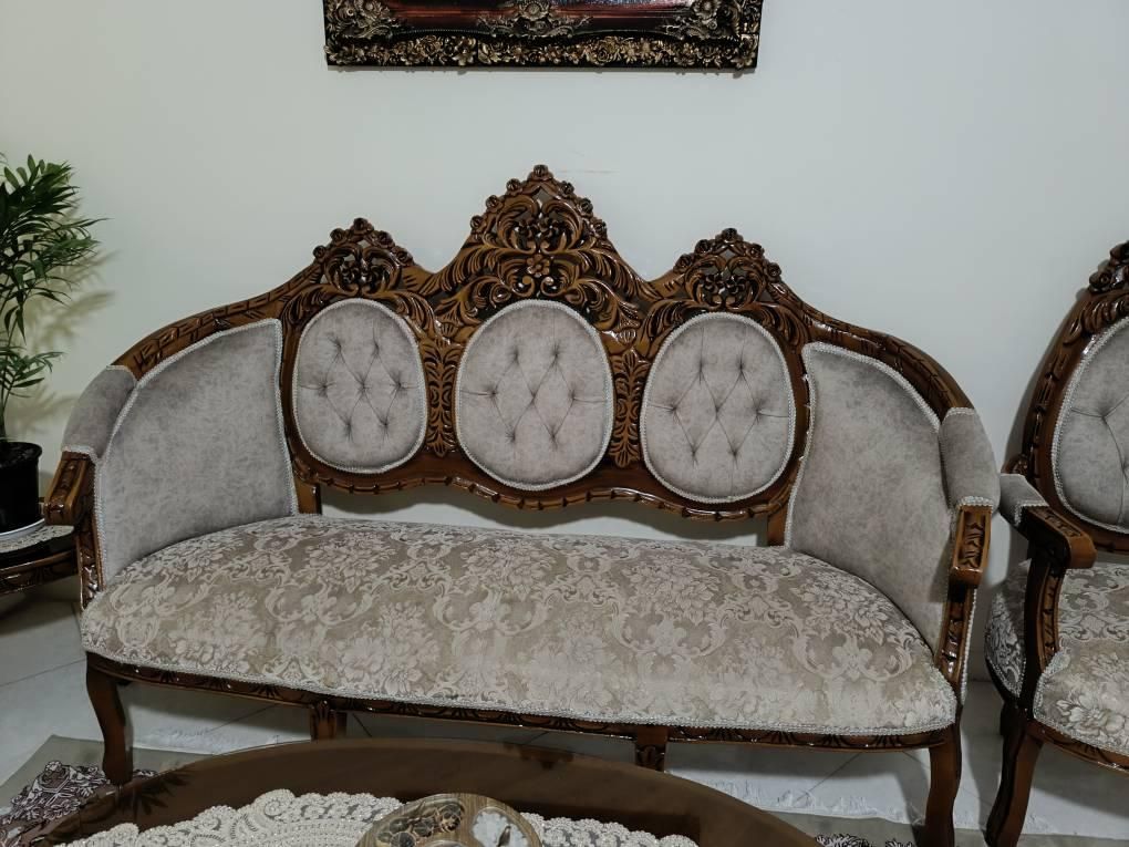 مبل سلطنتی طرح فرحی بسیار تمیز|مبلمان خانگی و میز عسلی|تهران, شهرک شهید باقری|دیوار