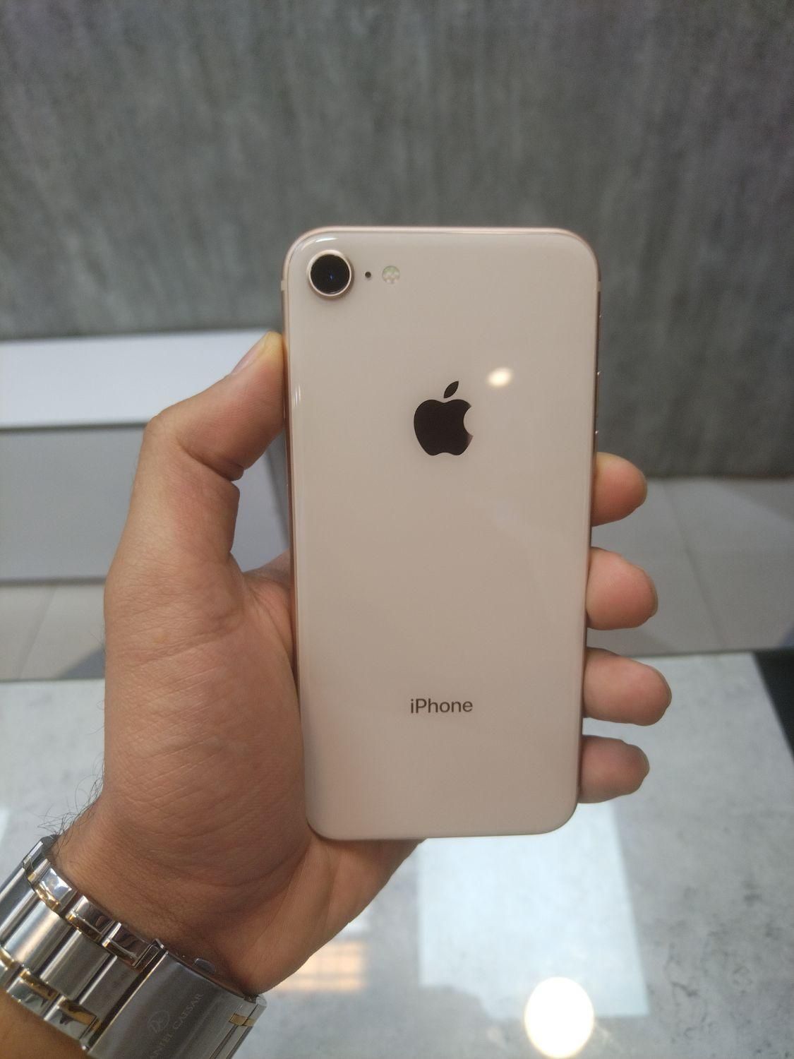 اپل iPhone 8 با حافظهٔ ۶۴ گیگابایت|موبایل|اصفهان, گلزار|دیوار
