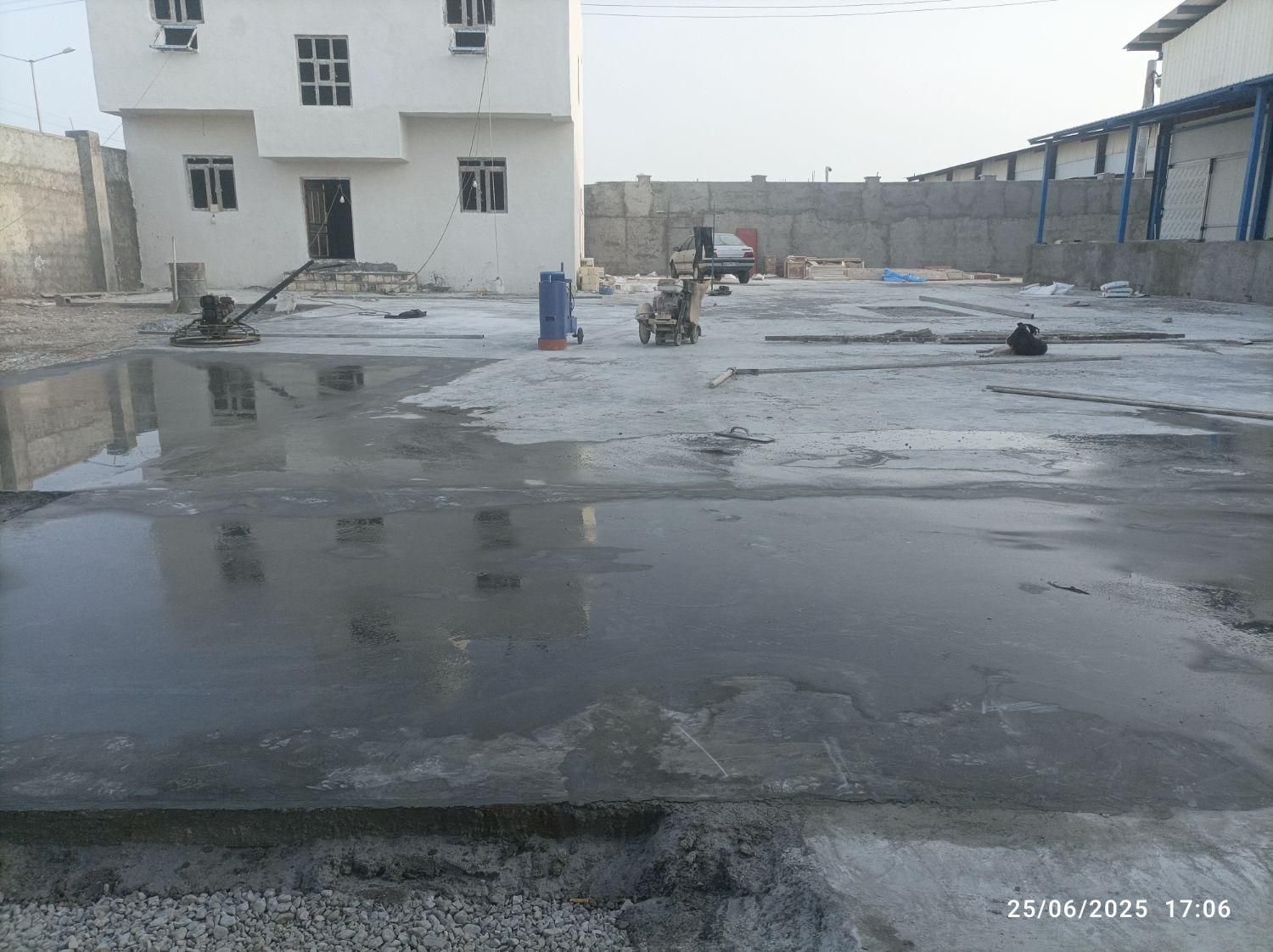 اجرای بتن محوطه با ماله پروانه‌ای|خدمات پیشه و مهارت|چابهار, |دیوار