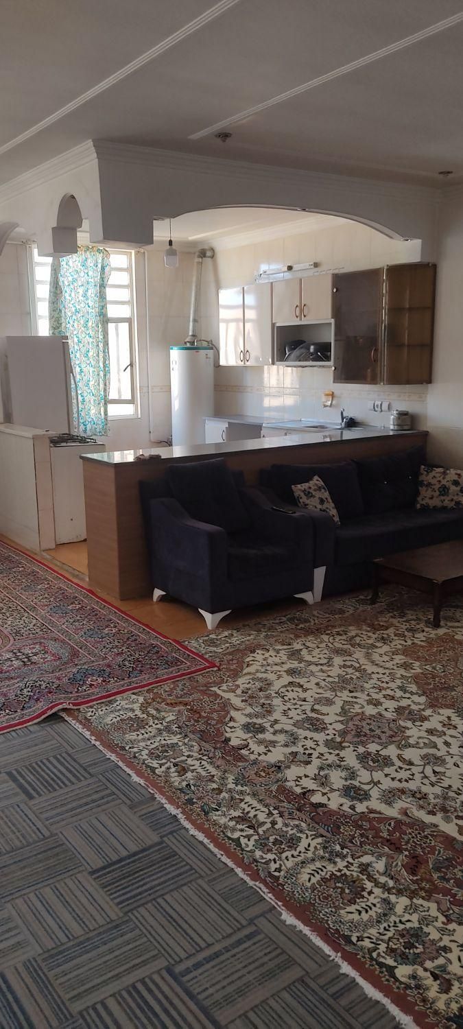 اجاره اپارتمان روزانه همراه با پارکینگ|اجارهٔ کوتاهمدت آپارتمان و سوئیت|یزد, |دیوار