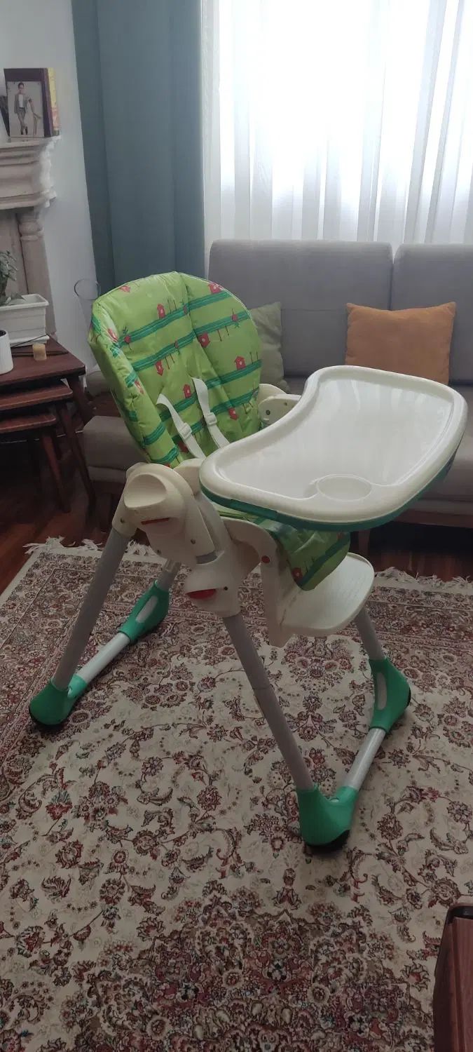 صندلی غذا و نگهداری کودک chicco|تخت و صندلی بچه|رشت, گلسار|دیوار