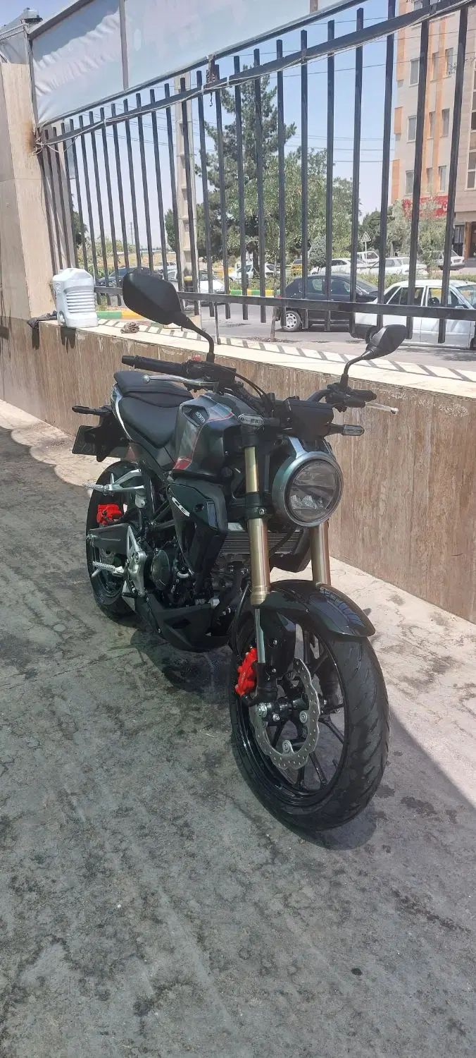 هندا cb150r|موتورسیکلت|تهران, صاحبقرانیه|دیوار