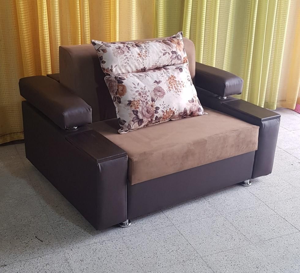 مبل تخت شو دسته دار|مبلمان خانگی و میز عسلی|کاشان, آیت الله سعیدی|دیوار