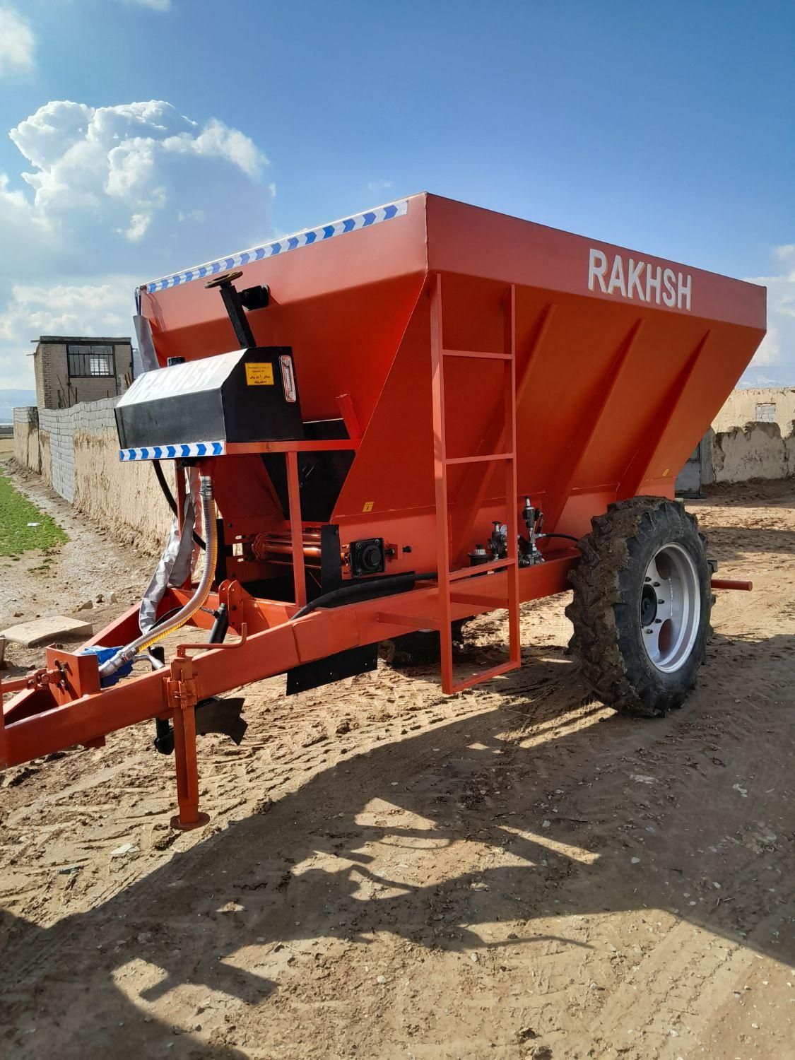 کود پاش دامی وگلخانه ای|ماشین‌آلات صنعتی|اصفهان, آبشار|دیوار