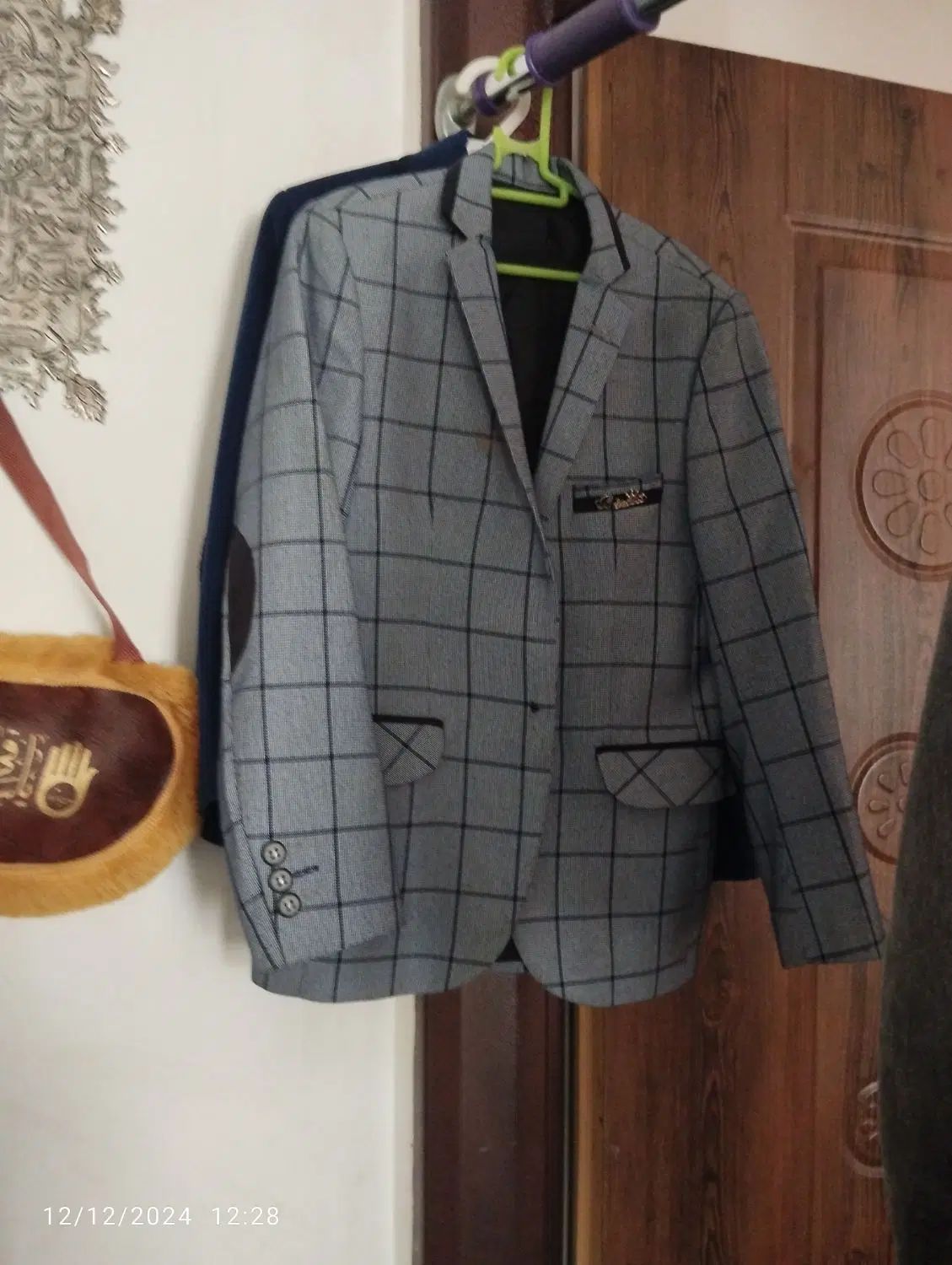 دو‌عدکت تک اسپرت ۶تا۱۰ساله و سرمه‌ای مخمل|کفش و لباس بچه|کرج, ساسانی (قلمستان)|دیوار