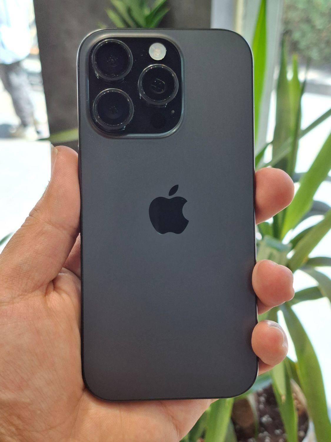 اپل iPhone 16 Pro با حافظهٔ ۲۵۶ گیگابایت|موبایل|اراک, |دیوار