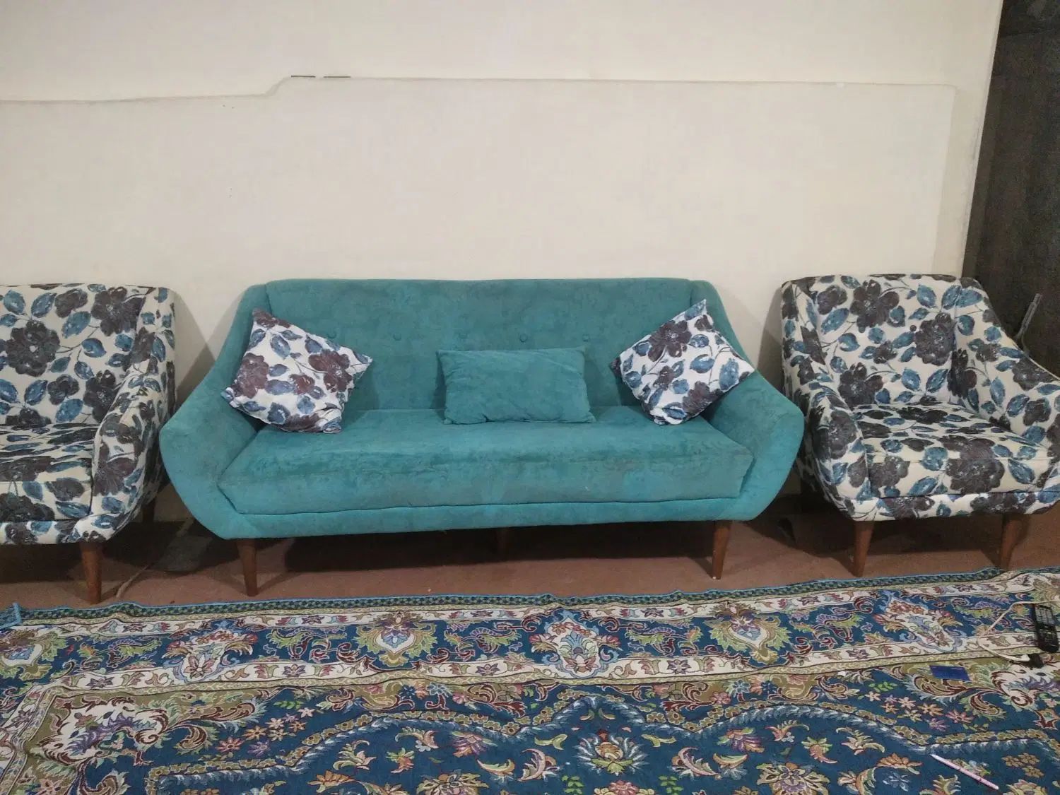مبل راحتی هفت نفره پارچه مخمل آبی قیمت مناسب|مبلمان خانگی و میز عسلی|دماوند, گیلاوند|دیوار