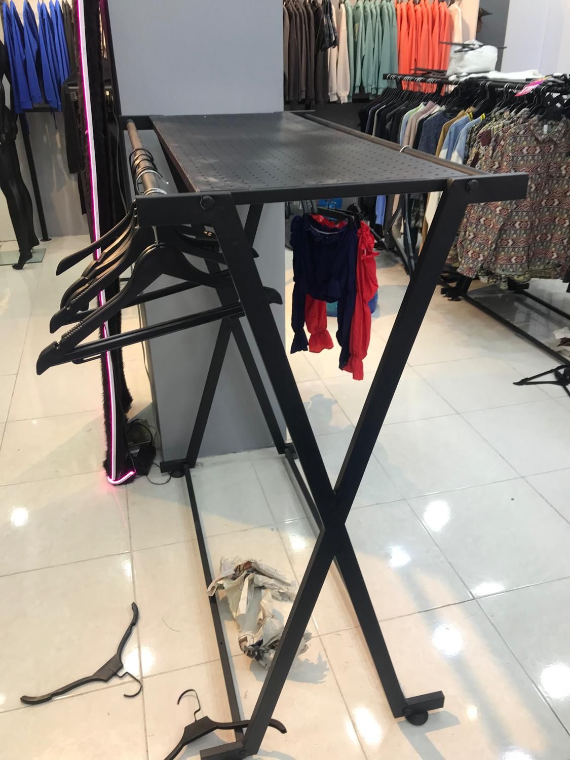 استند دو طرفه همراه با صفحه رو|فروشگاه و مغازه|قشم, |دیوار