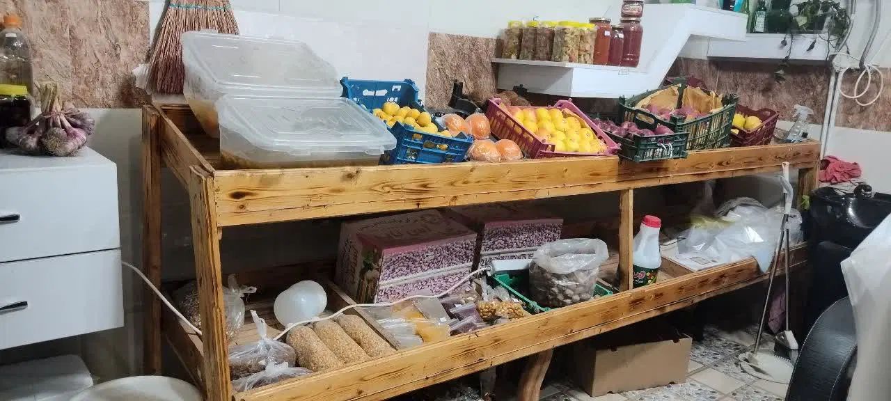 فروش میز میوه با چوب نرات روسی و کولر پنجره ای|فروشگاه و مغازه|کیاشهر, |دیوار