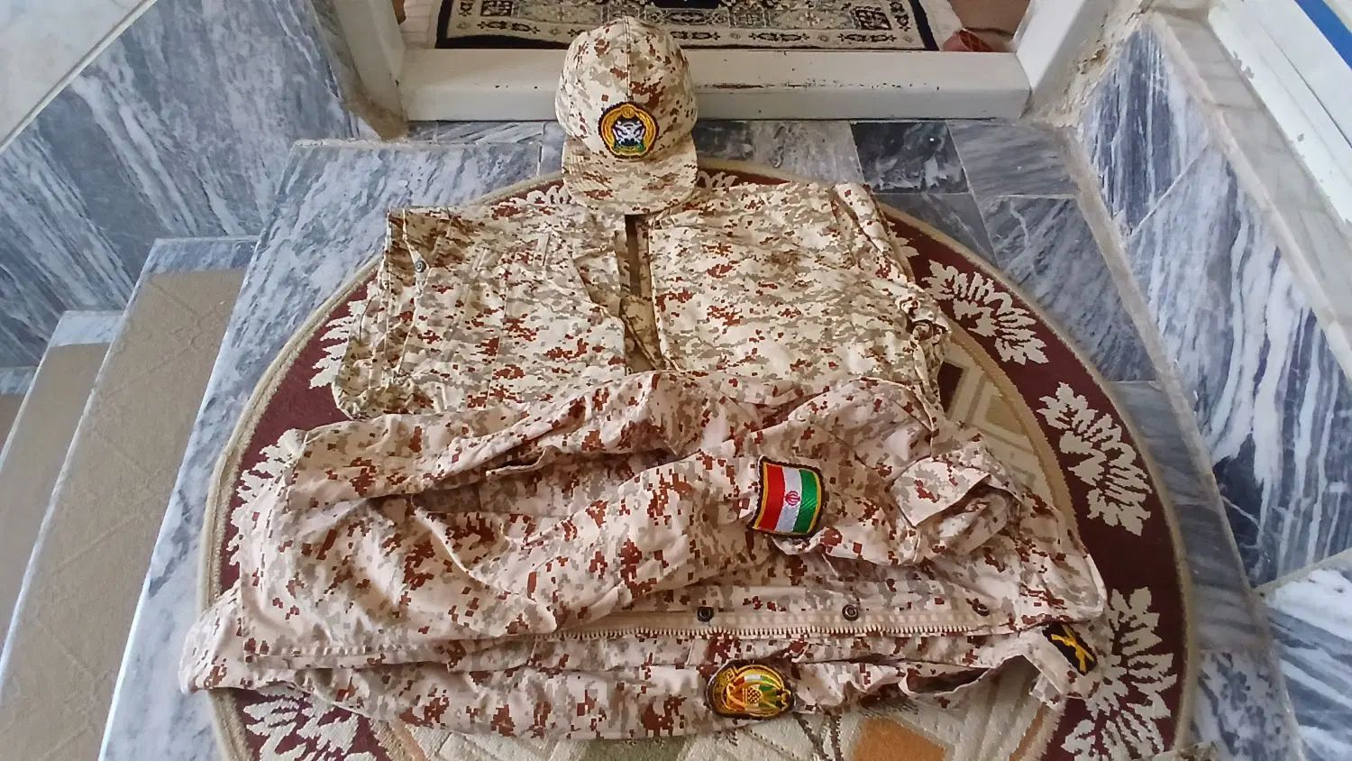 لباس سرباز ارتش و اورکت همه نو و استفاده نشده|لباس|بروجرد, |دیوار