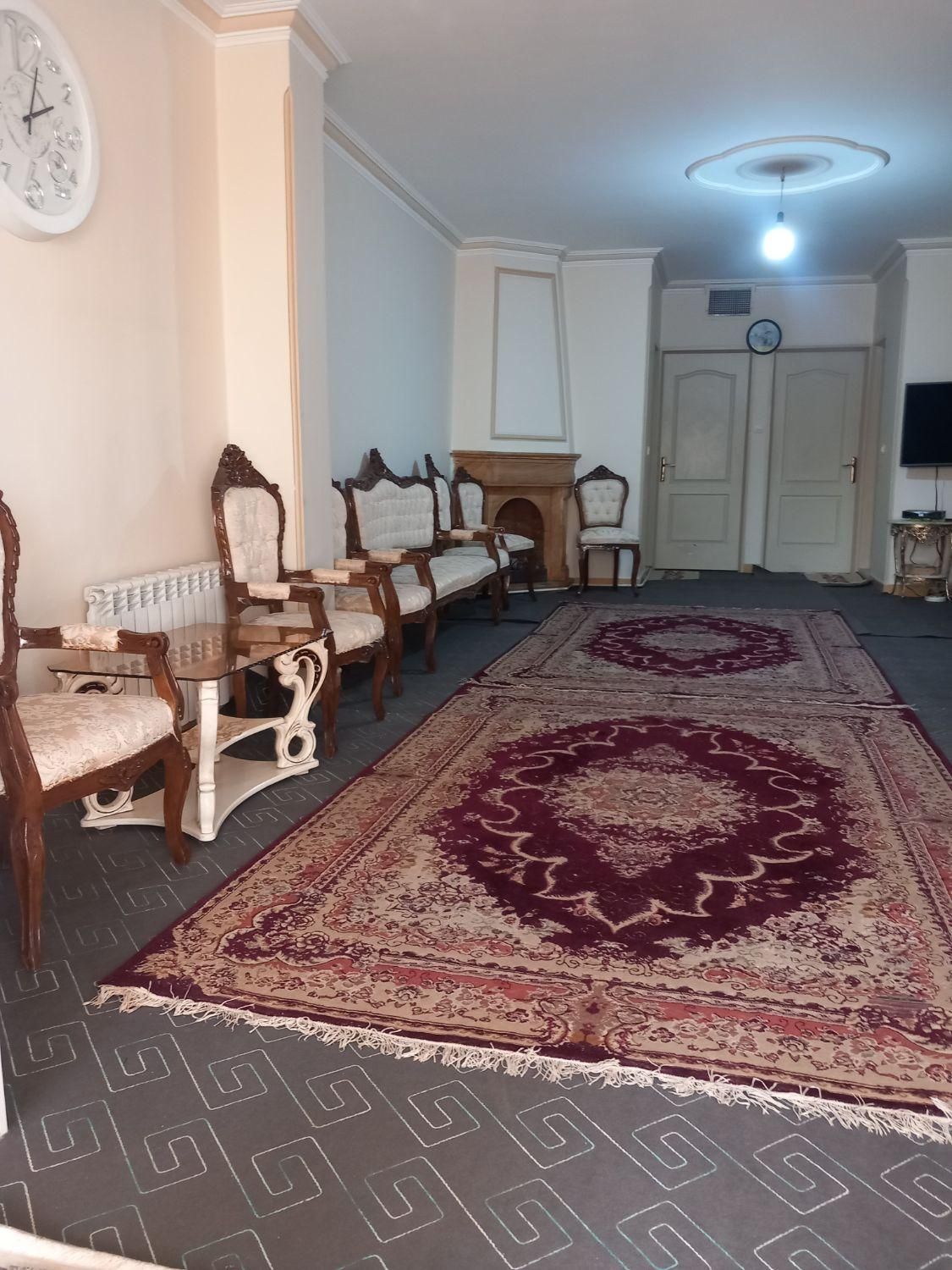 مبل کلاسیک بسیار تمیز با رویه کوبی نو  تمیز|مبلمان خانگی و میز عسلی|تهران, امامت|دیوار