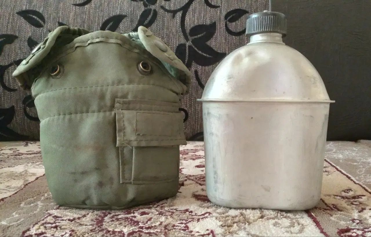 قمقمه قدیمی زمان جنگ هم‌کلکسیونی هم قابل استفاده|کلکسیون اشیاء عتیقه|شیراز, منطقه هوایی شهید دوران|دیوار