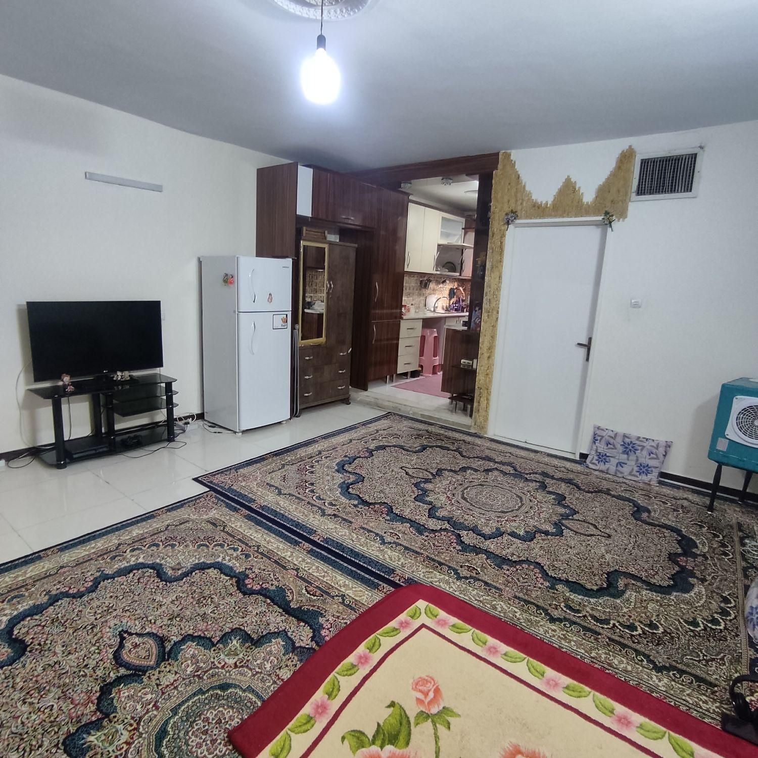 فروش‌آپارتمان‌۵۸متری/پارکینگ/ط‌سوم/ کاروان|فروش آپارتمان|تهران, شهرک رضویه|دیوار