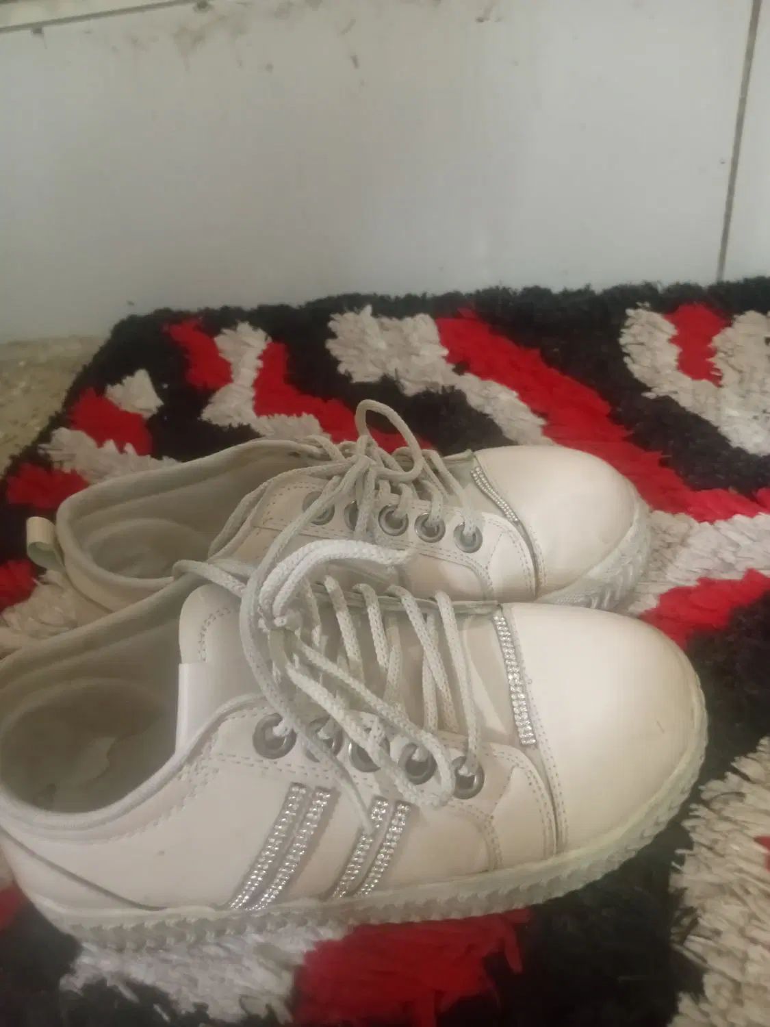 کفش|کفش و لباس بچه|اصفهان, شاه پسند|دیوار