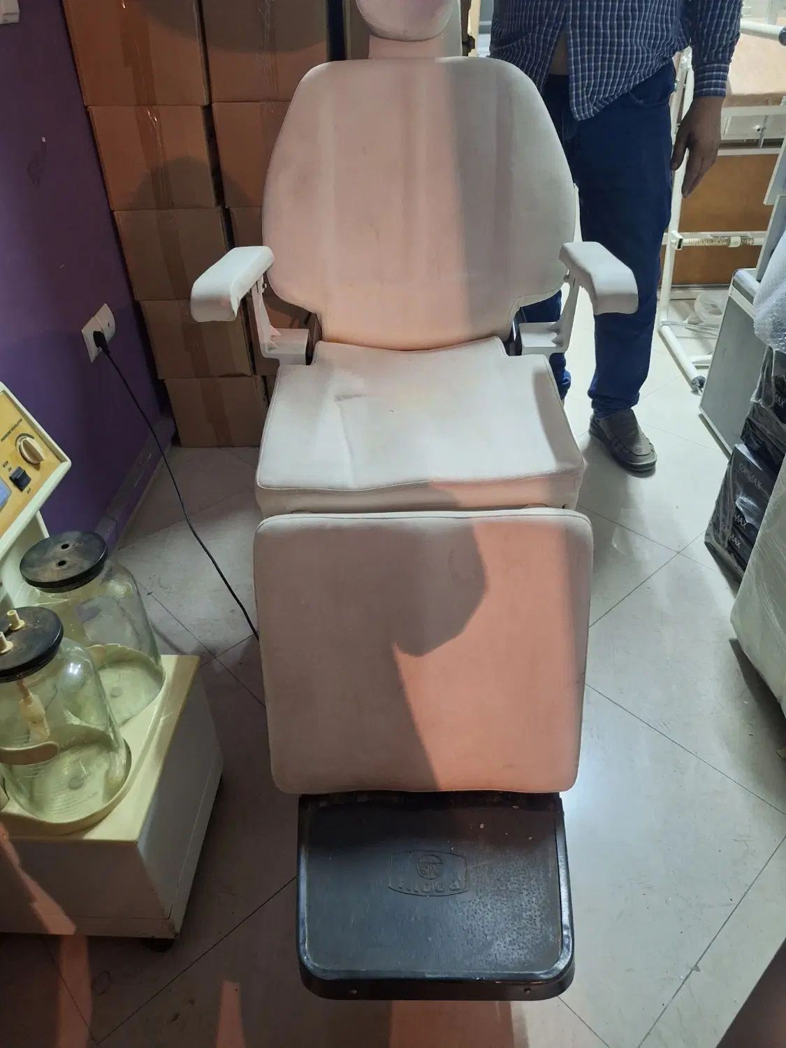 تخت برقی و بخور گرو سرد تخت معاینه و وسایل دیگر هس|دفتر کار|مشهد, حجاب (شهرک غرب)|دیوار