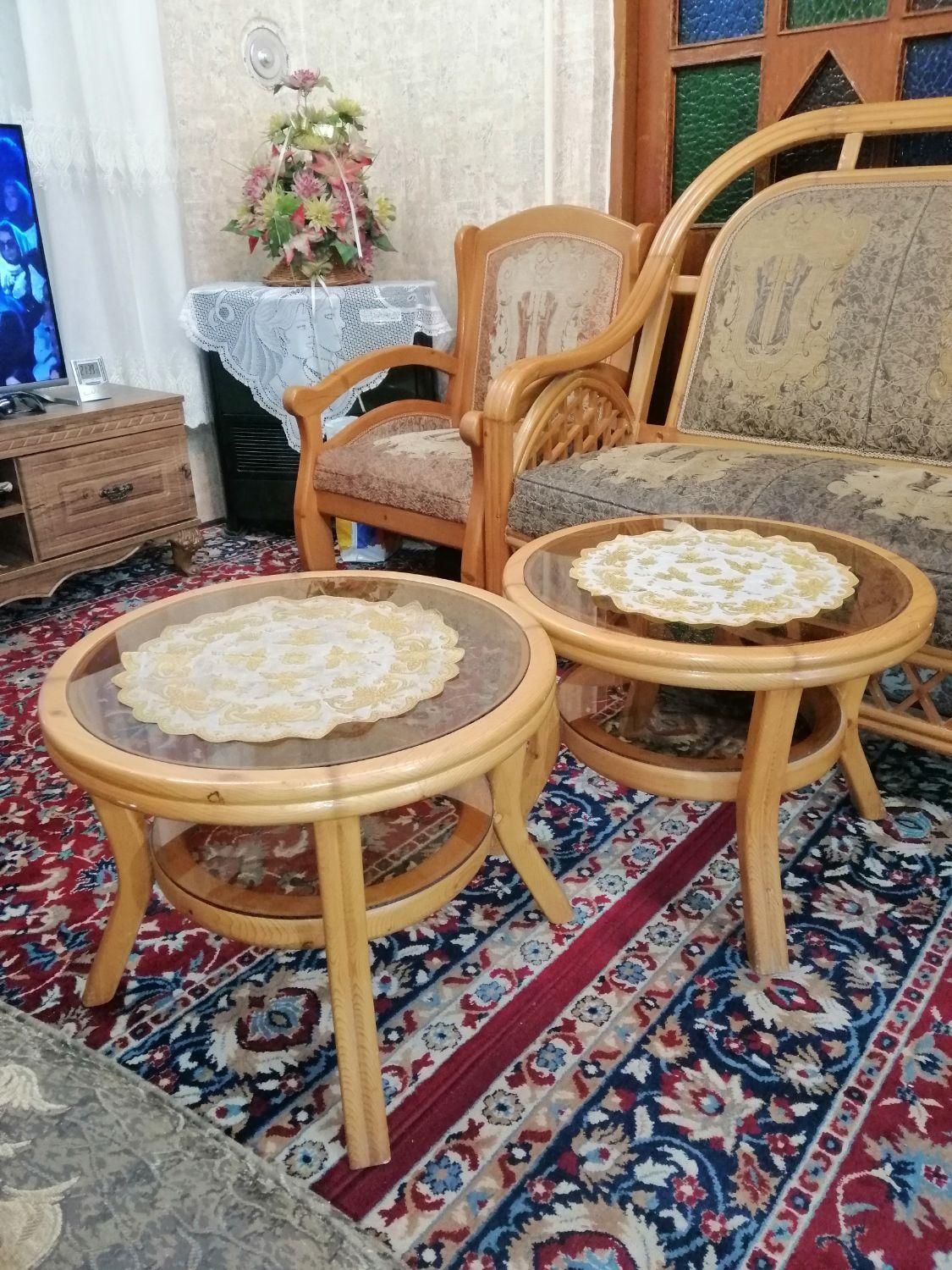 میزوسط مبلی به همراه میزعسلی|مبلمان خانگی و میز عسلی|رشت, استقامت 1|دیوار