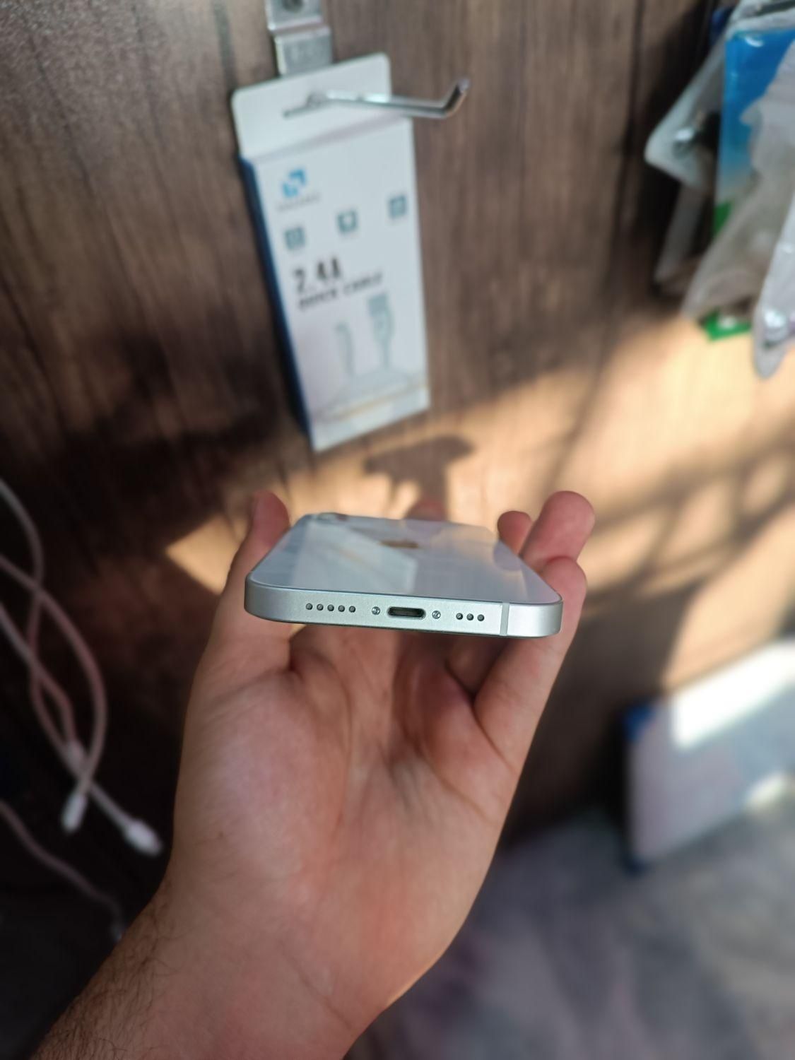اپل iPhone 12 با حافظهٔ ۶۴ گیگابایت|موبایل|چناران, |دیوار