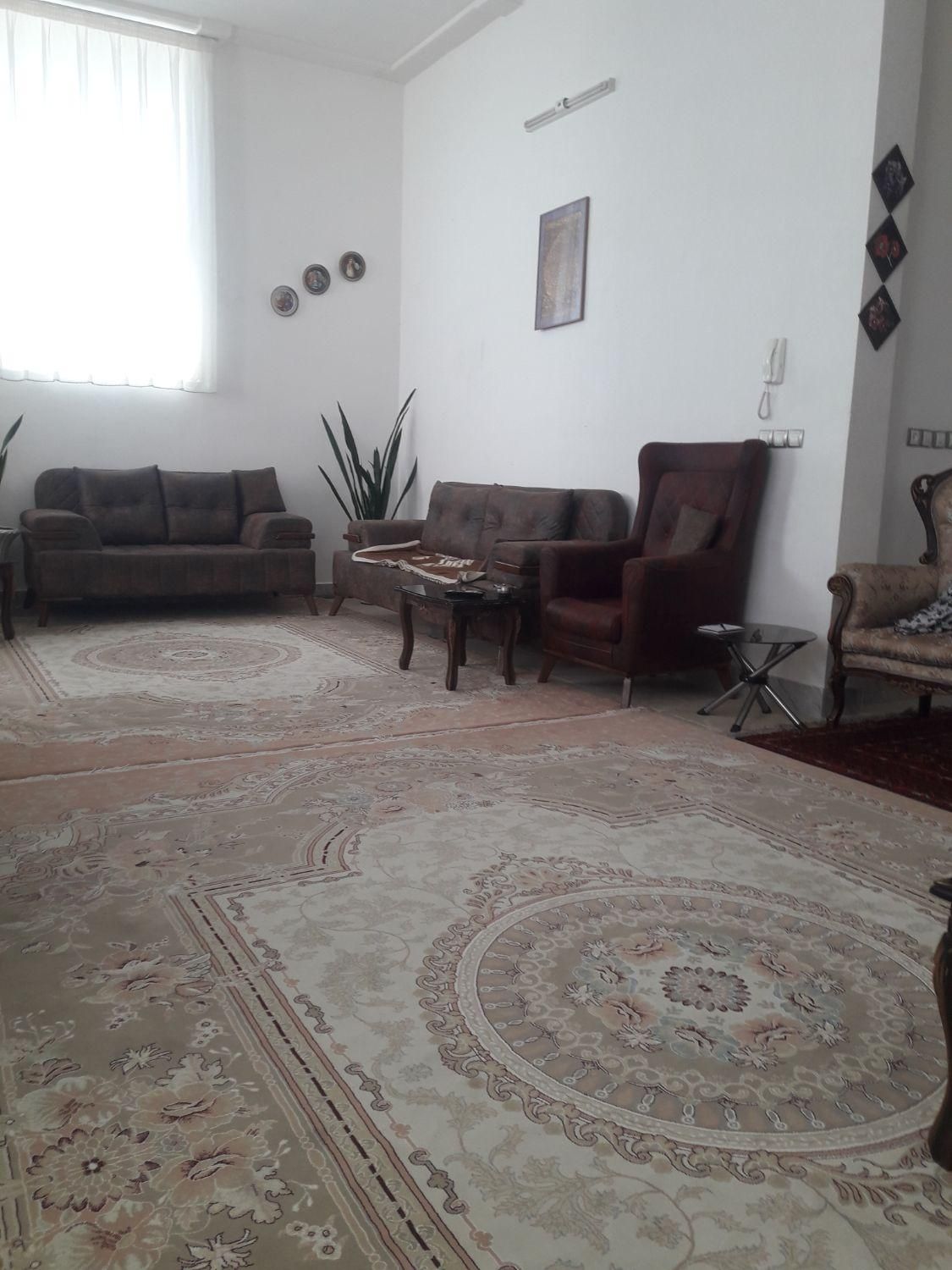 خانه ویلایی ۴۰۰ متری در سه طبقه مستقل در کاشمر|فروش خانه و ویلا|کاشمر, |دیوار