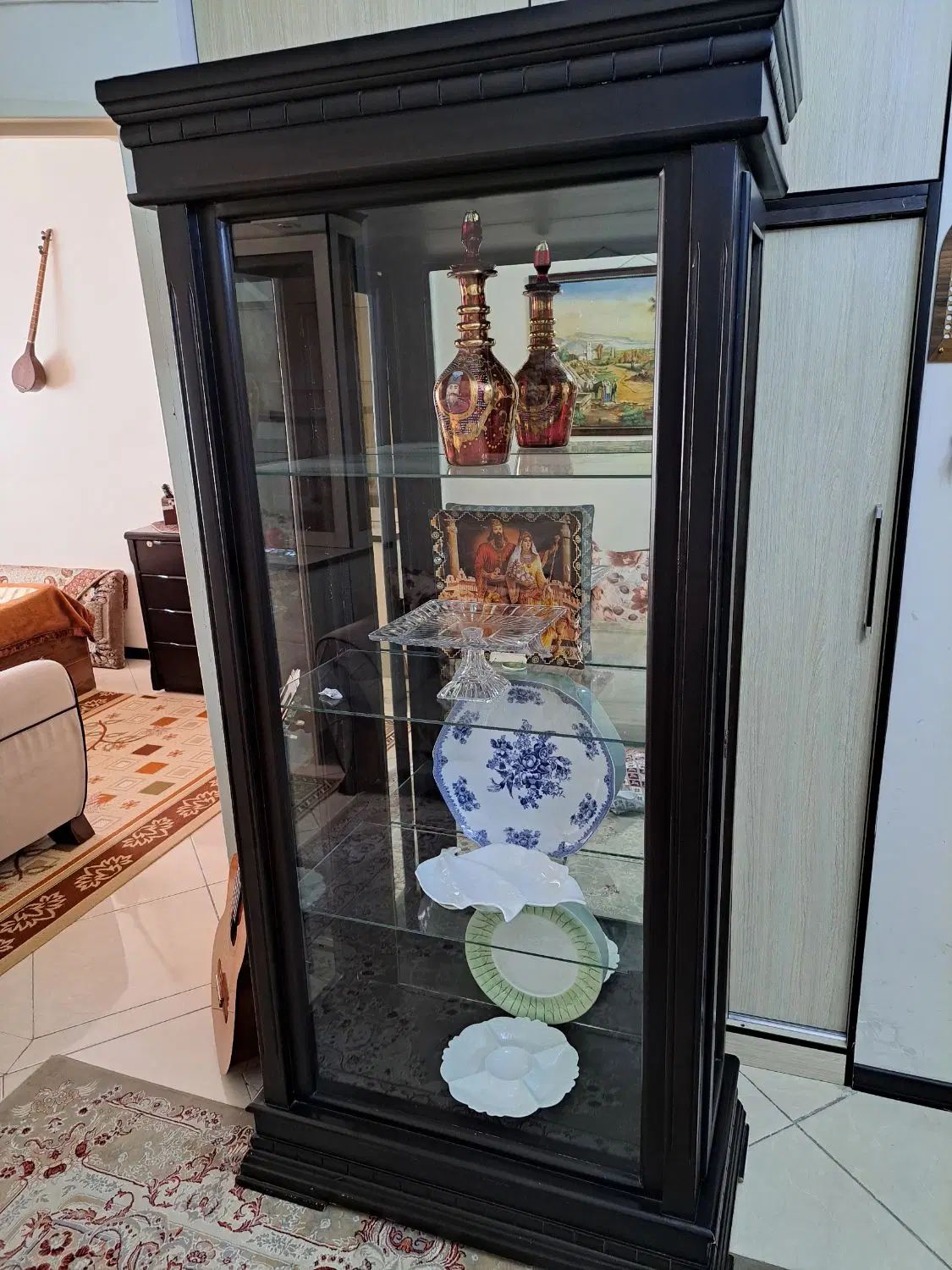 بوفه بزرگ در حد نو دور شیشه با طبقه شیشه ای|بوفه، ویترین، کنسول|تهران, سلسبیل جنوبی|دیوار