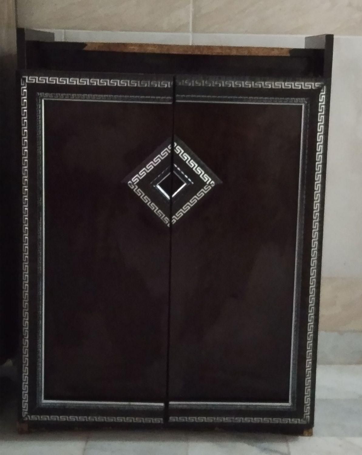 جاکفشی|جاکفشی، کمد، دراور|سربیشه, |دیوار