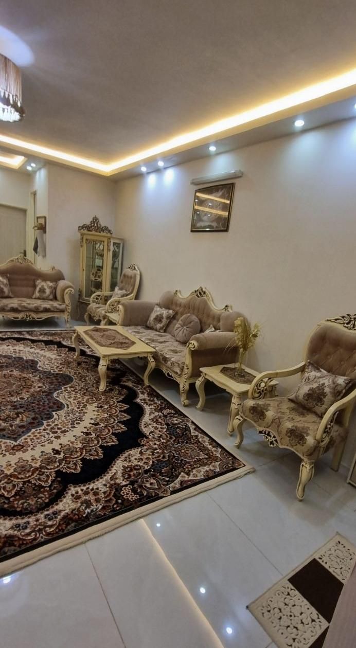 فروش آپارتمان ۹۰متری ۲ خوابه طبقه ۱ در کوی المهدی|فروش آپارتمان|مشهد, کوی المهدی|دیوار