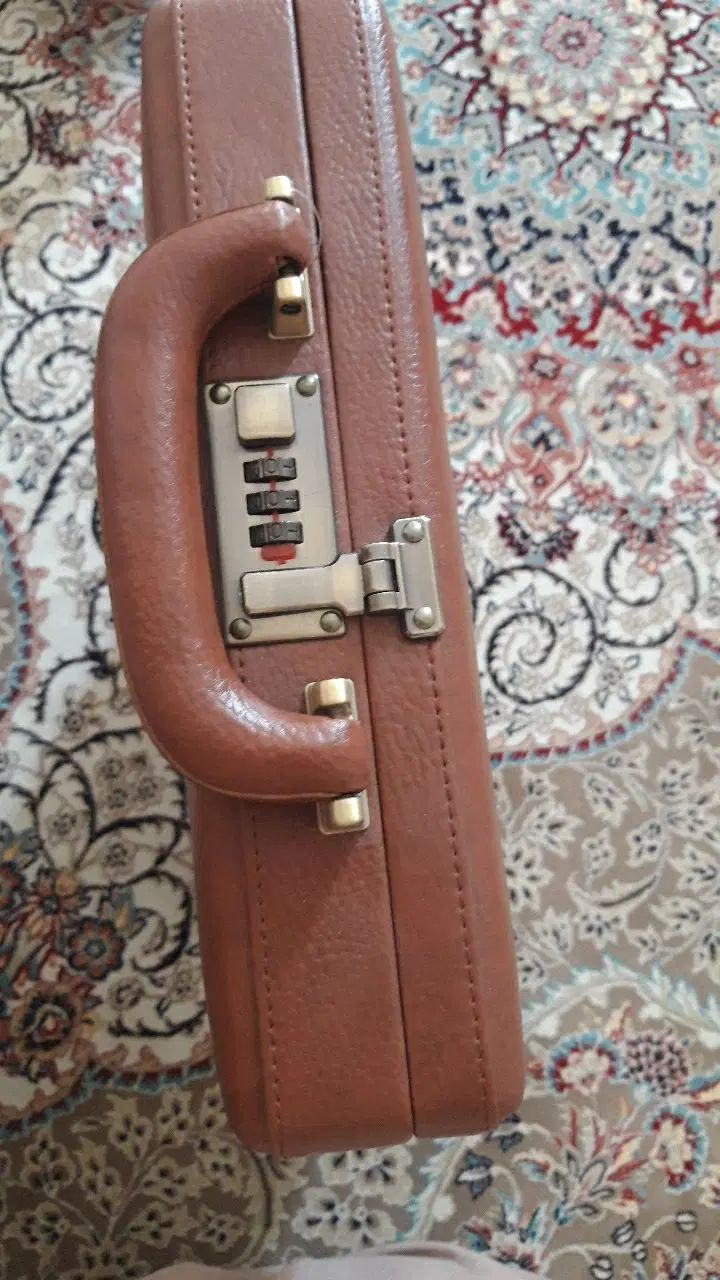 کیف اداری چرمی وینتیج مناسب مدارک و تبلت .|کیف، کفش، کمربند|کرج, شهرک اوج|دیوار