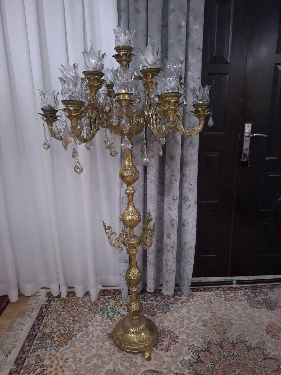 آباژور ایستاده کنارسالنی برنز اصل|چراغ خواب و آباژور|اسلام‌شهر, |دیوار