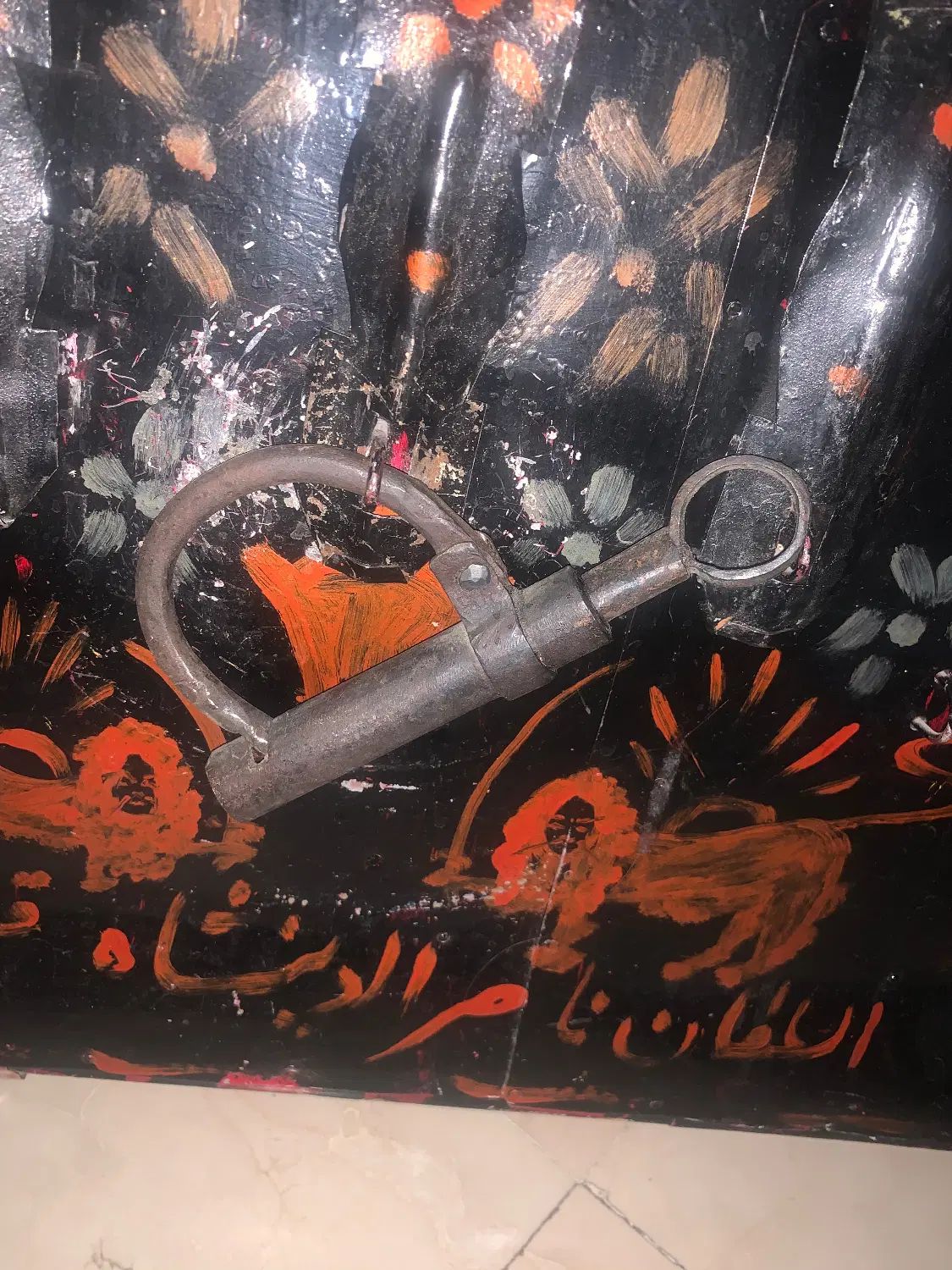 صندوقچه قدیمی زمان سلطان ناصرالدین قاجار همراه قفل|کلکسیون اشیاء عتیقه|تهران, زعفرانیه|دیوار