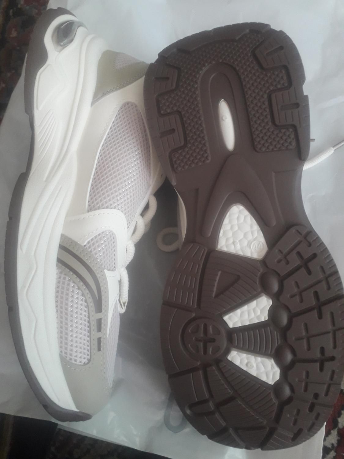 کفش اسپرت|کیف، کفش، کمربند|جهرم, |دیوار