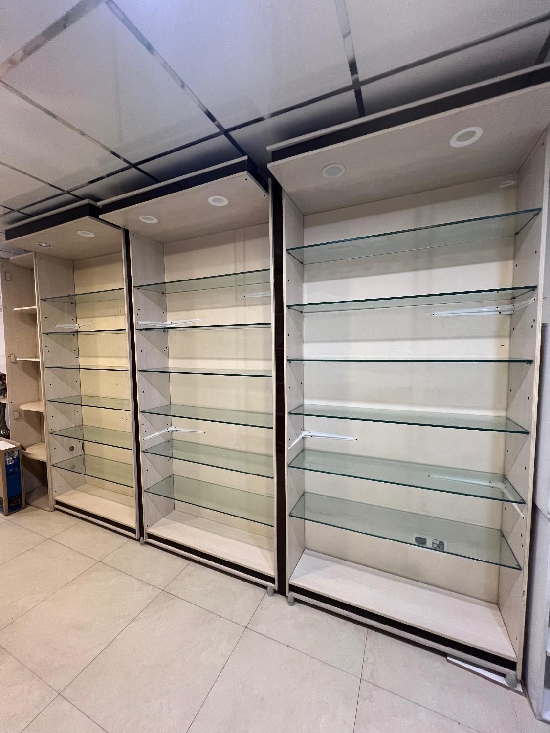 ویترین مغازه یا شوروم یا بایگانی|فروشگاه و مغازه|تهران, شوش (باغ آذری)|دیوار