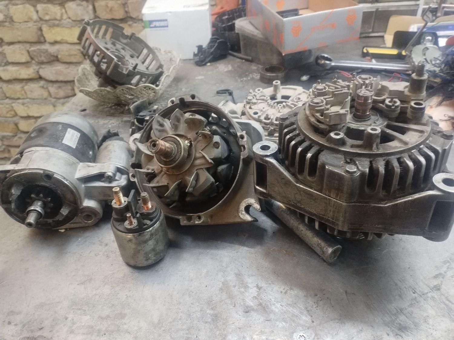 باطری سازی برق خودرو سجاد مغازه و سیاری|خدمات موتور و ماشین|یزد, |دیوار