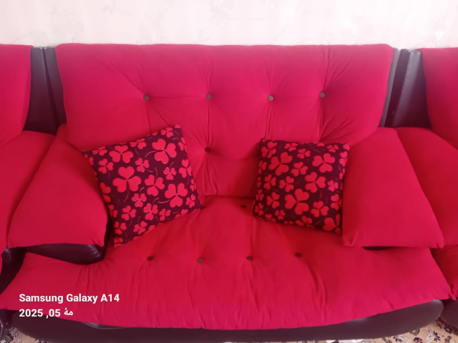 مبل ۷نفره سالم با ۷کوسن|مبلمان خانگی و میز عسلی|شیراز, شهرک والفجر|دیوار