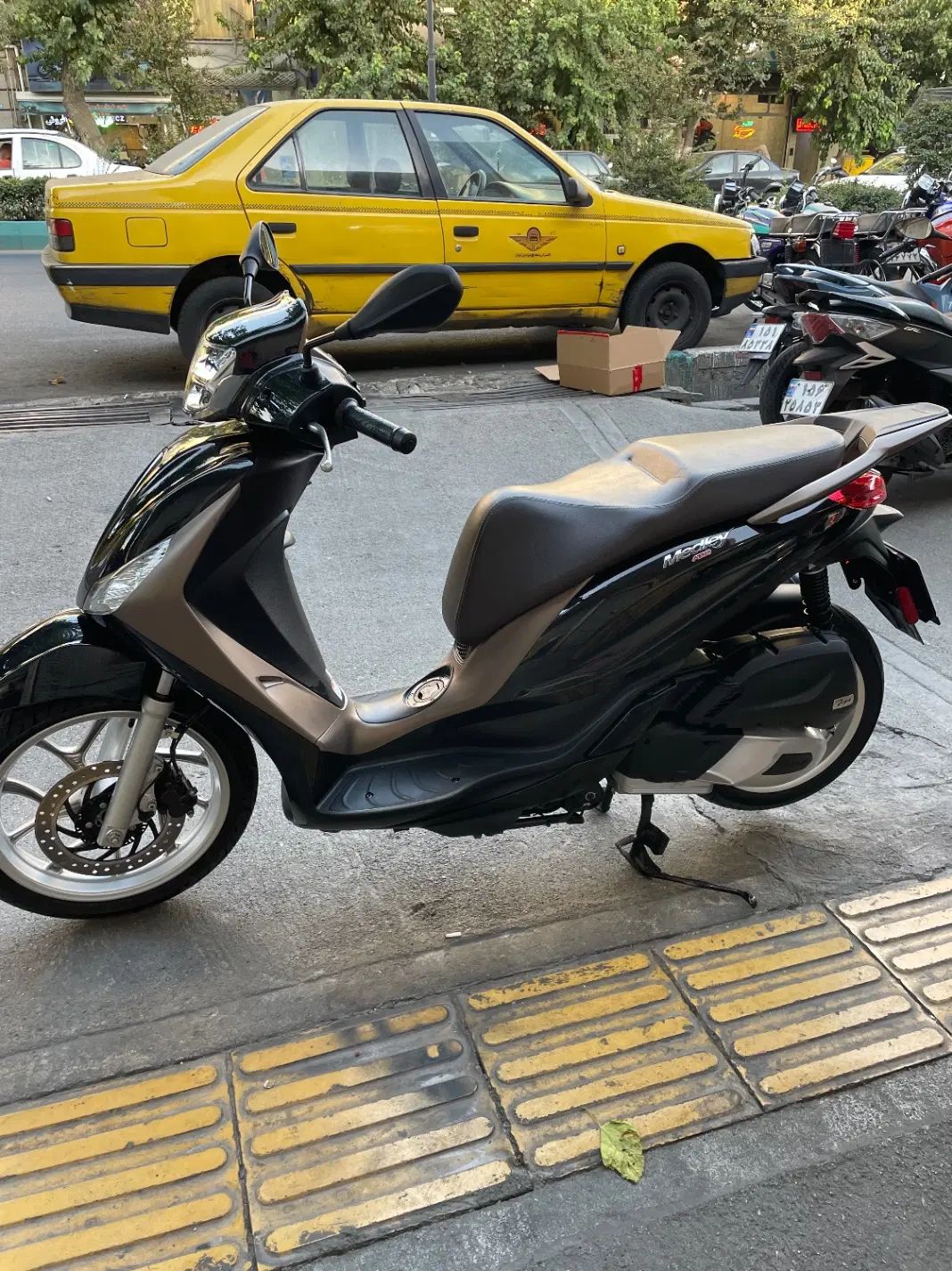 پیاجیو مدلی 150 cc اصلی 1402|موتورسیکلت|تهران, آبشار|دیوار