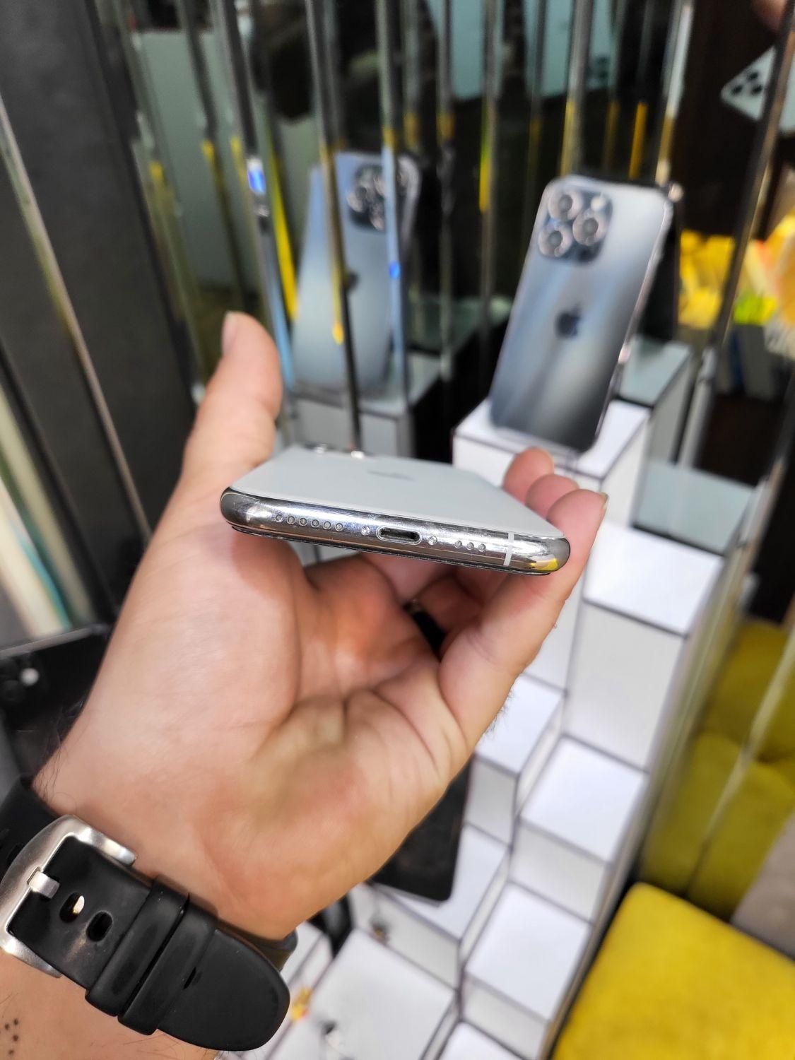 iphone 11 pro 256gb zaa|موبایل|اصفهان, باغ زرشک|دیوار