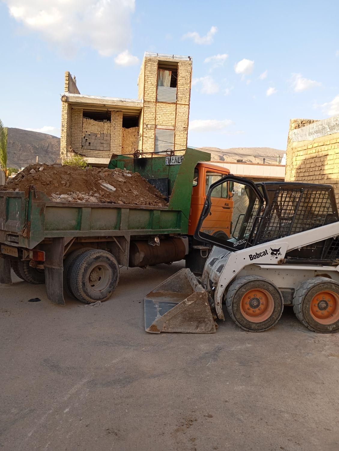 حمل نخاله بابکت خاورکمپرسی ناخاله ماسه شسته کل شهر|خدمات حمل و نقل|شیراز, پانصد دستگاه ارتش|دیوار