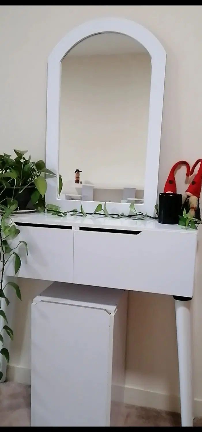 تخت خواب، میز کنار تخت، میز آرایش، میز تحریر|تخت و سرویس خواب|اصفهان, خوراسگان|دیوار