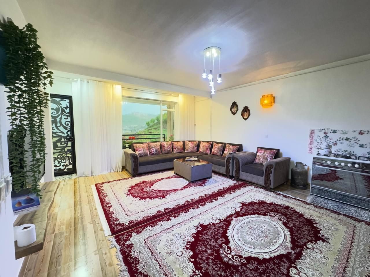 ویلا باغ لوکس واقع در روستای گردشگری خانقاه|اجارهٔ کوتاهمدت ویلا و باغ|کرمانشاه, |دیوار