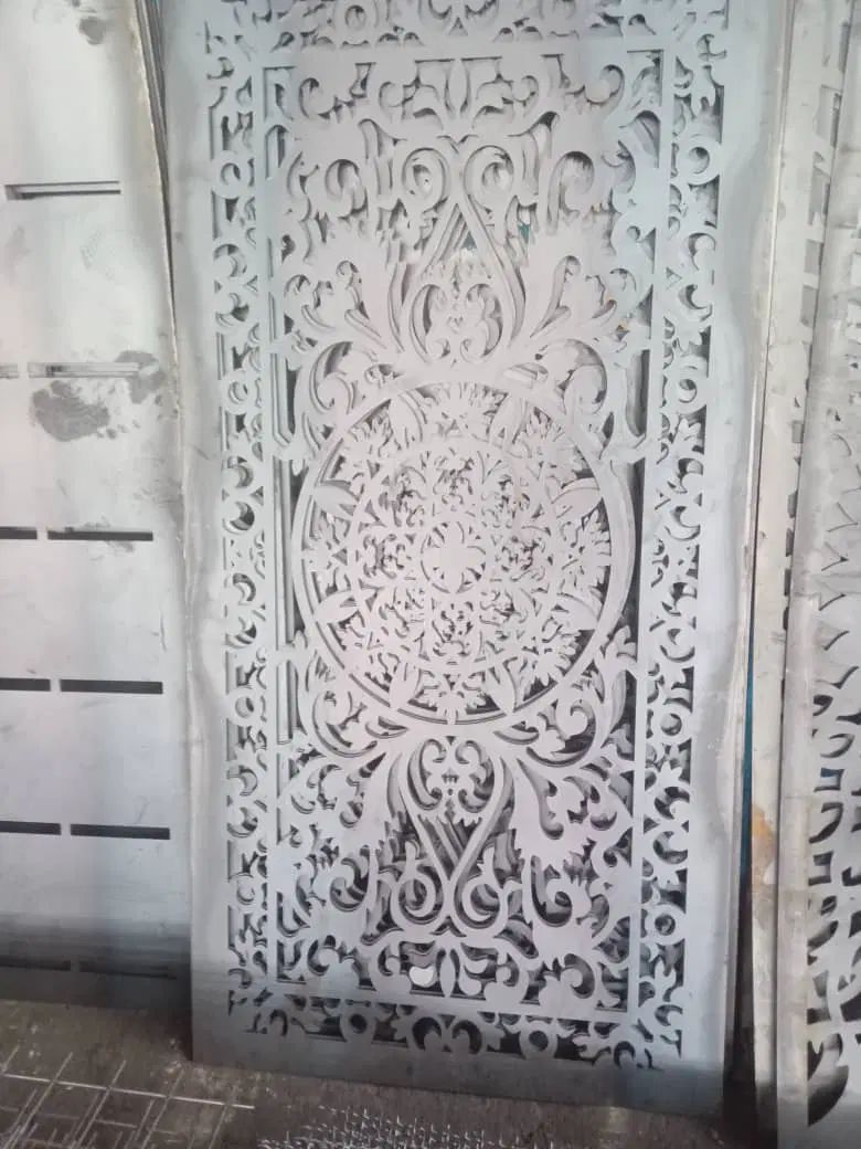 نیازمند استادجوشکار کار درب و پنجره اهنی|استخدام صنعتی، فنی، مهندسی|شیراز, وزیرآباد|دیوار