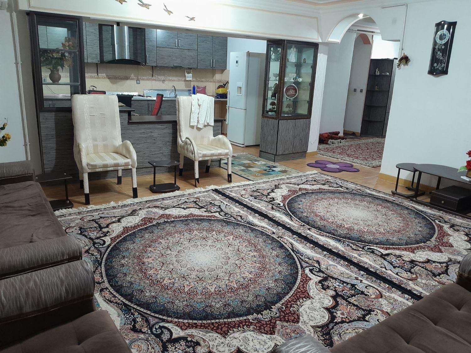 سوئیت آپارتمان دوخواب با پارکینگ رشت مرکز|اجارهٔ کوتاه‌مدت آپارتمان و سوئیت|رشت, کوی عرفان|دیوار