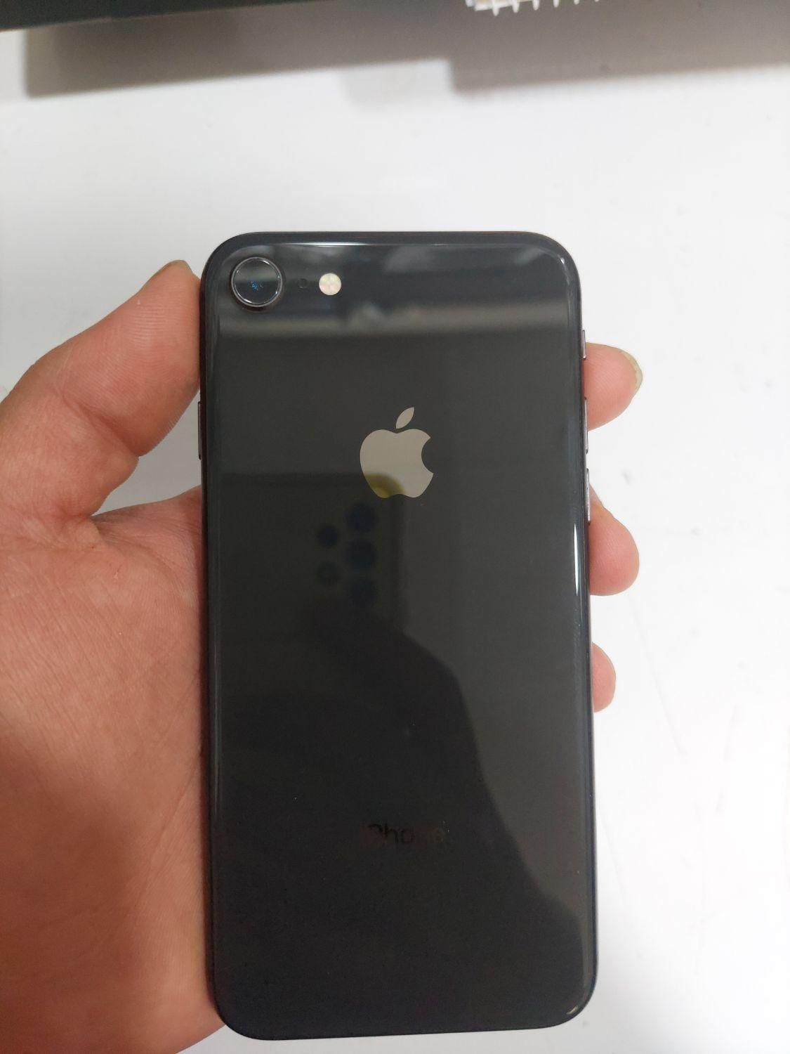 اپل iPhone 8 با حافظهٔ ۲۵۶ گیگابایت|موبایل|تهران, قلهک|دیوار
